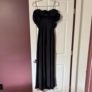Maxi satin strapless gown